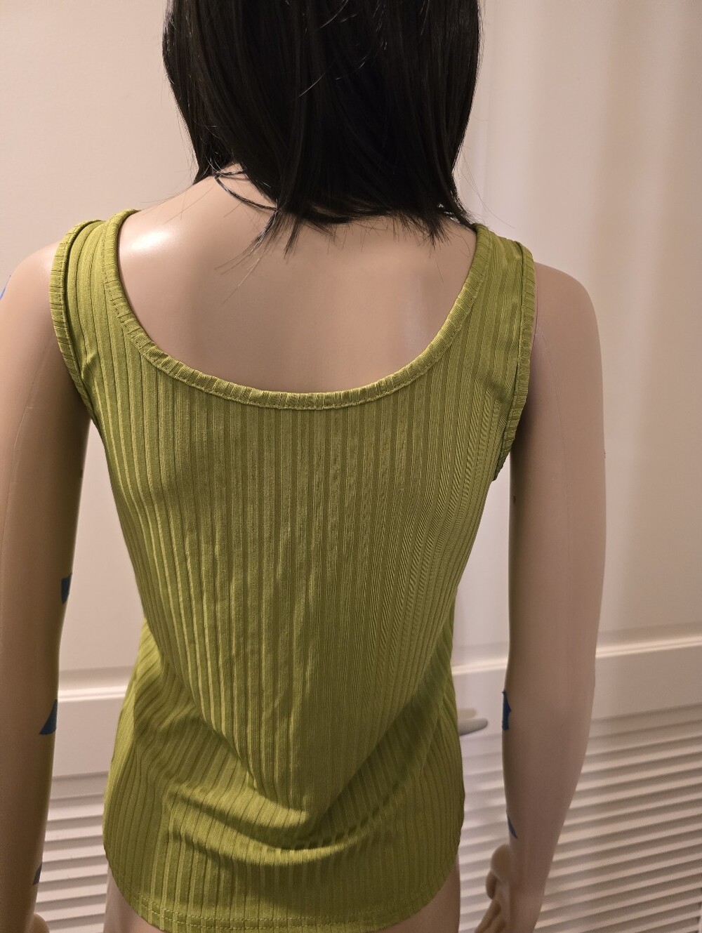 Lime Ribbed Scoop-Neck Tank💚 - Picture 3 of 4